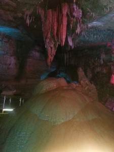 Tropfsteinhöhle Sataplia Georgien, großer Tropfstein