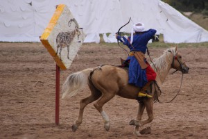 Bogenschütze Nomadenspiele Kirgistan